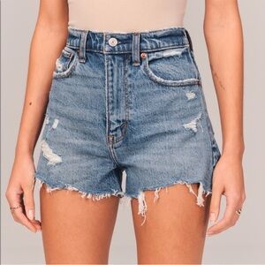 Abercrombie high rise mom Jean Shorts, curve love, distressed